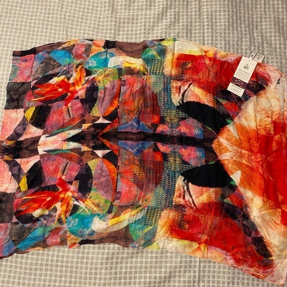 Front Row Society Birds of Paradise Scarf 60” x 80” (FW) - Picture 9 of 10